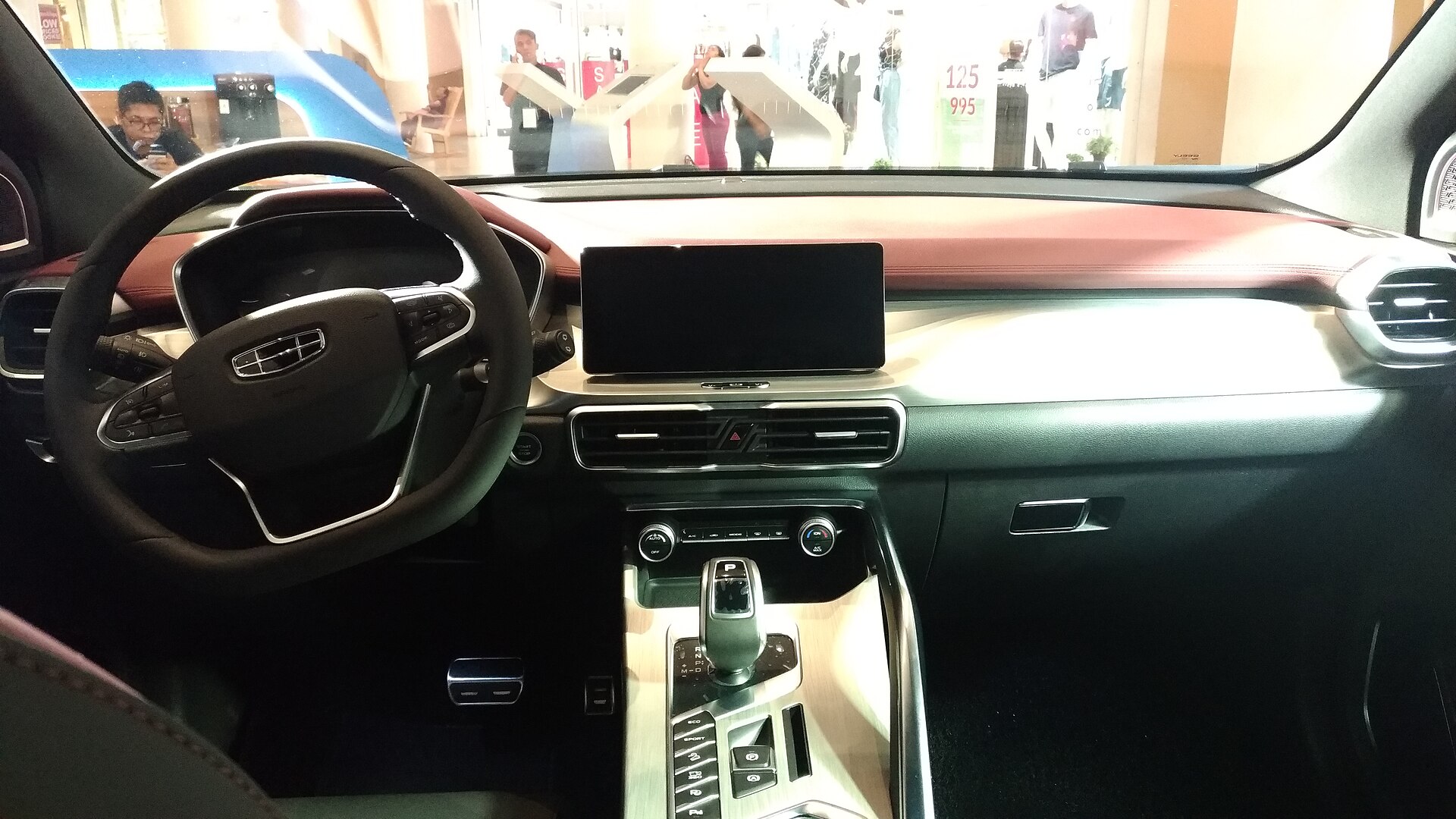 Geely Coolray (2026) — photo 4